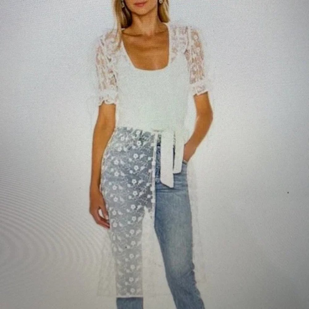 Majorelle Lace Floral Tie Kimono. Beautiful!!   Sz S. NWT